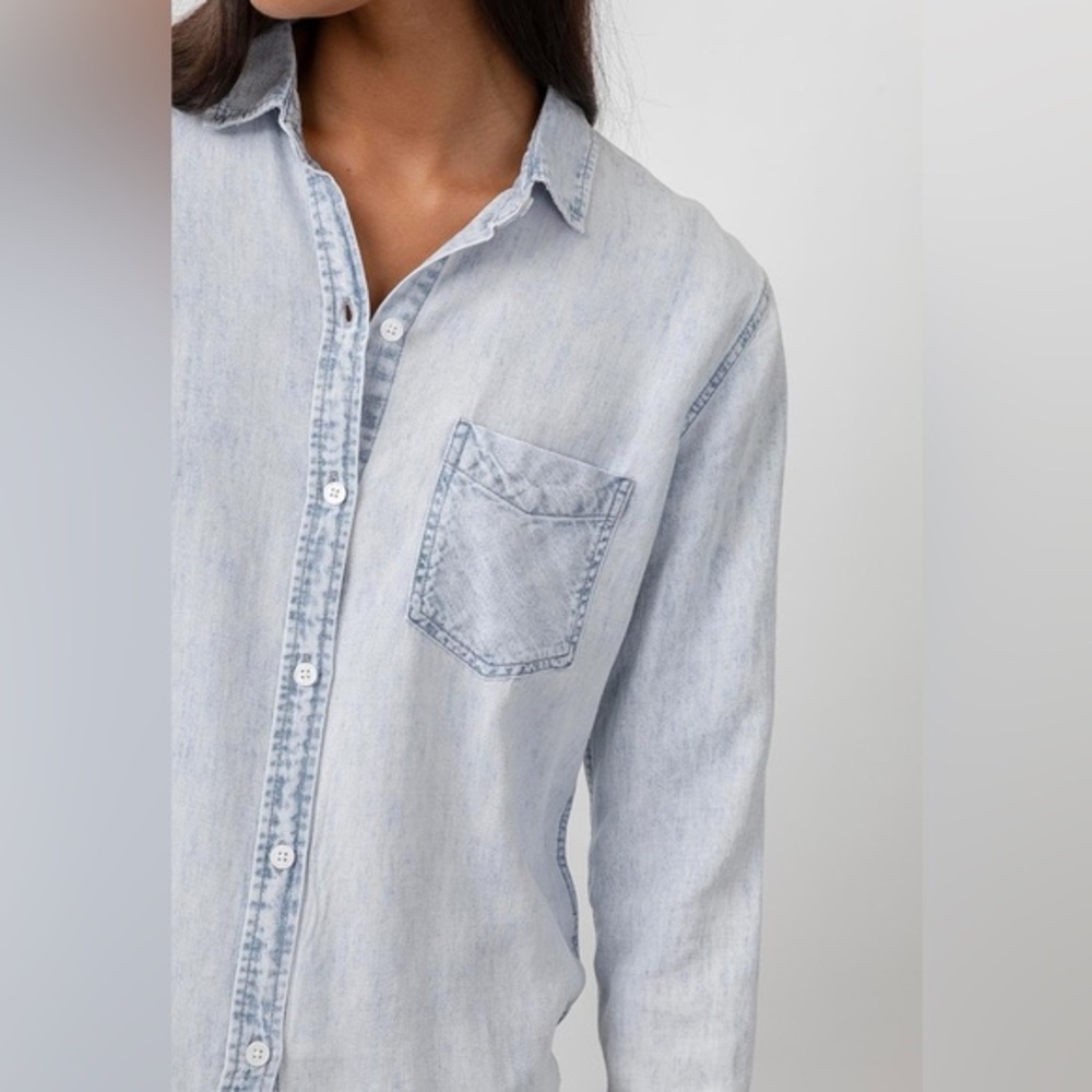RAILS Ingrid Raw Hem Long Sleeve Button Down Shirt‎ Light Acid Wash Size X-Small - Picture 4 of 14